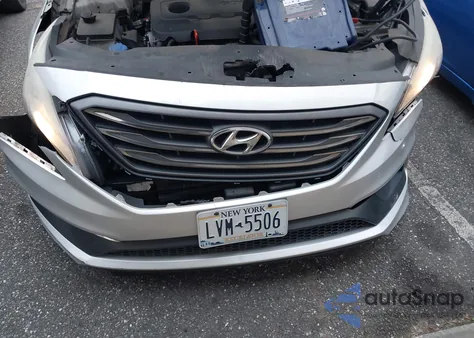 2015 Hyundai Sonata Sport z USA, uszkodzony, nr VIN 5NPE34AF8FH201759